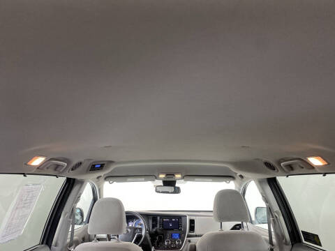 2020 Toyota Sienna LE 8-Passenger