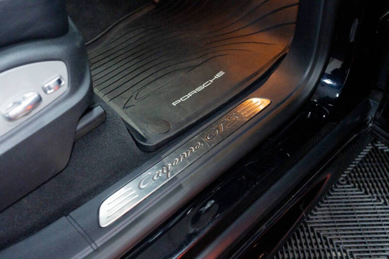 2014 Porsche Cayenne GTS
