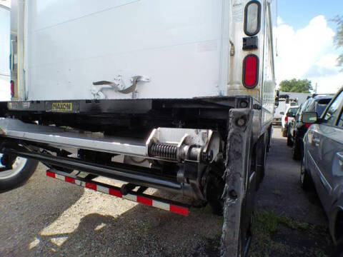 2015 Freightliner M2 106