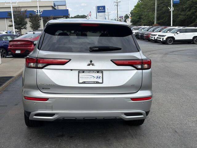 2022 Mitsubishi Outlander SE