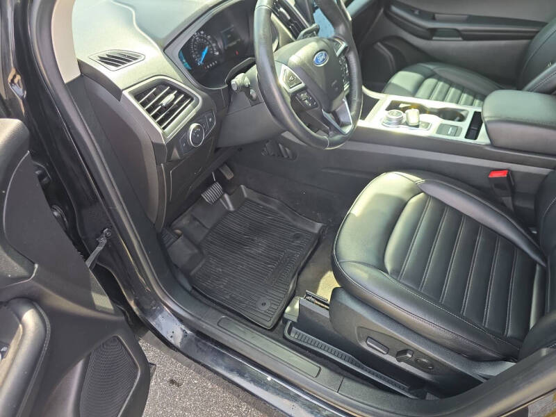 2022 Ford Edge SEL