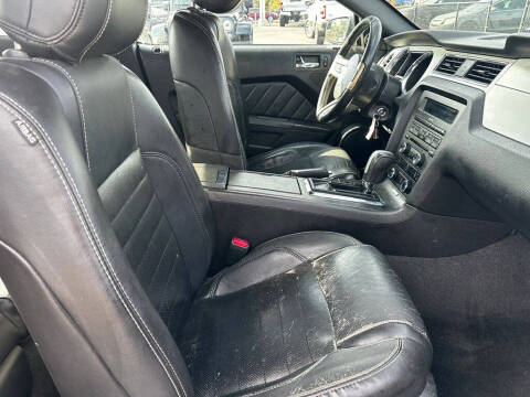 2013 Ford Mustang V6