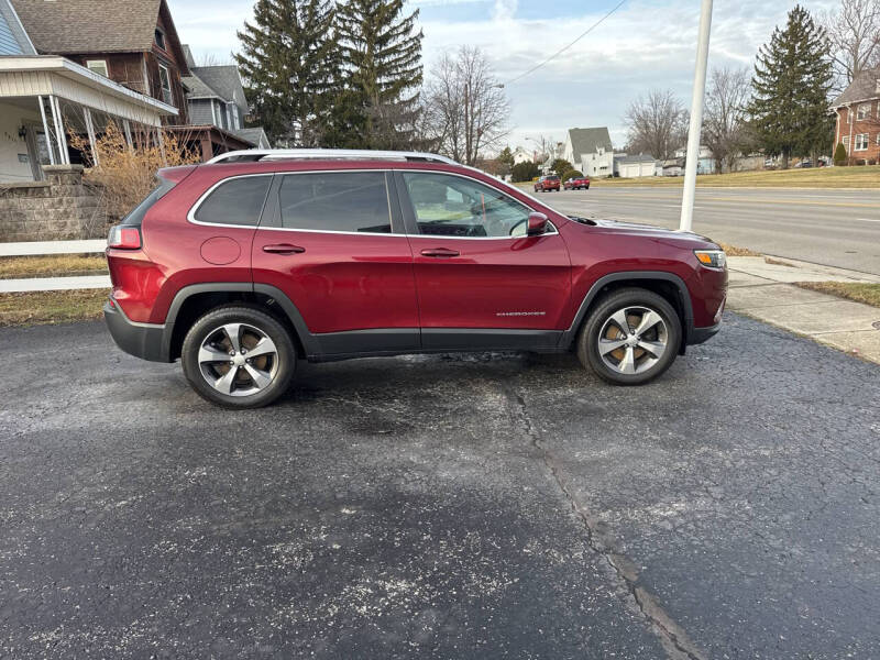 2020 Jeep Cherokee for sale at Rick Runion's Used Car Center in Findlay OH