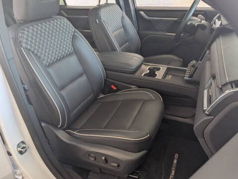 2024 GMC Acadia Denali