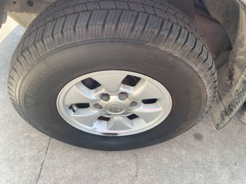 2005 Toyota Sequoia SR5