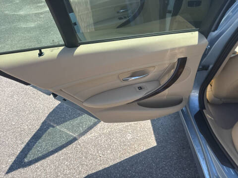 2014 BMW 3 Series 320i