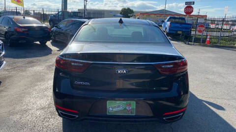 2017 Kia Cadenza Premium