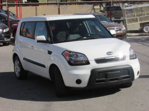 2011 Kia Soul +
