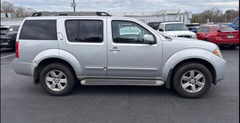 2011 Nissan Pathfinder LE