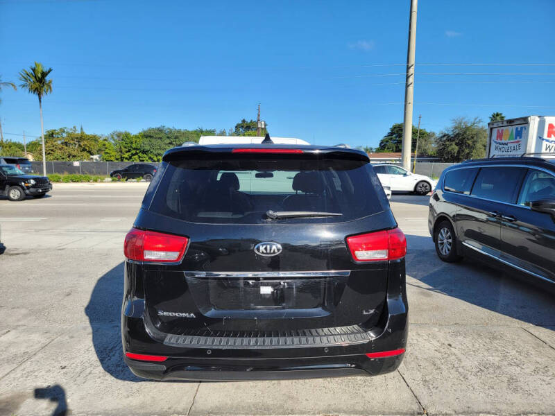 2017 Kia Sedona LX