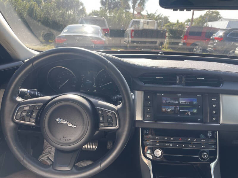 2017 Jaguar XF 35t Premium