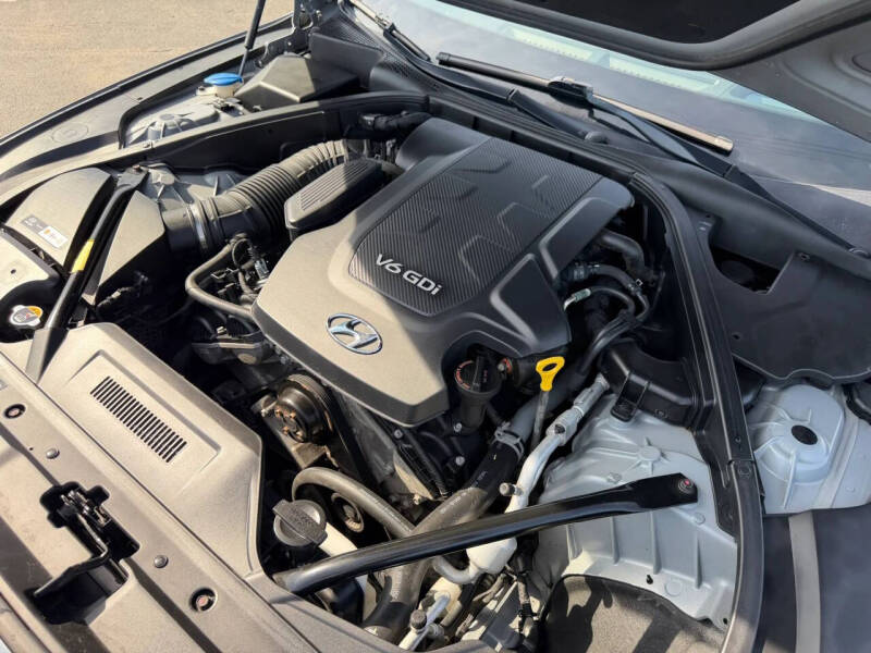 2016 Hyundai Genesis