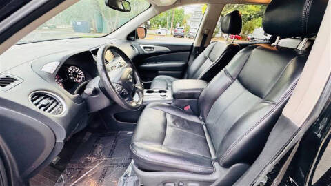 2019 Nissan Pathfinder SL