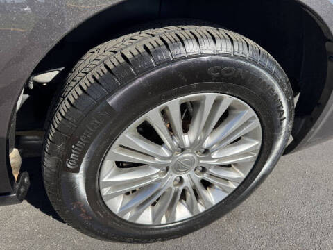 2015 Chrysler Town and Country Touring-L