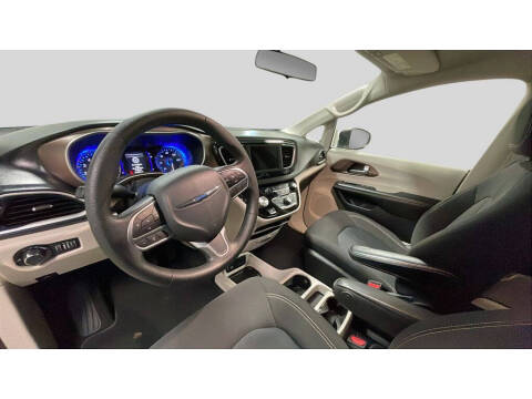 2020 Chrysler Voyager LX