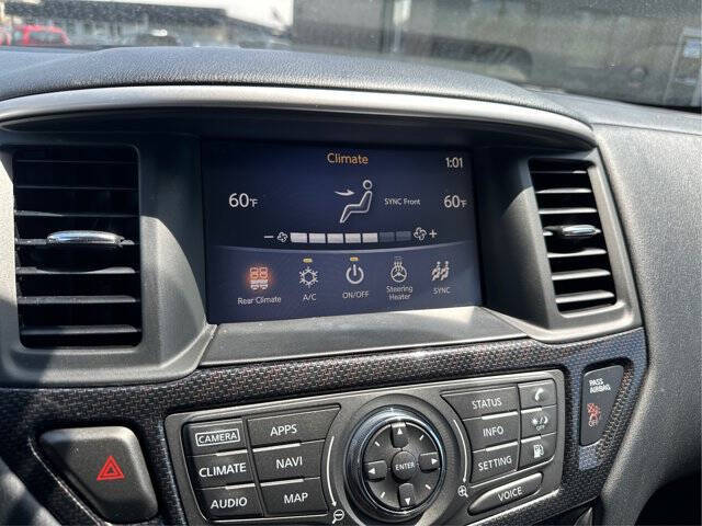 2020 Nissan Pathfinder SL