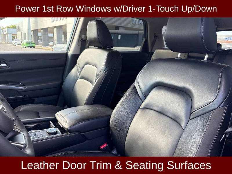 2023 Nissan Pathfinder SL