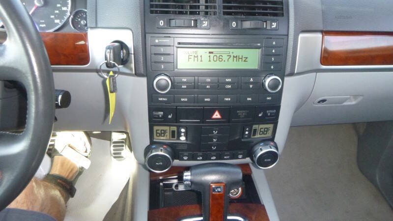 2004 Volkswagen Touareg V8