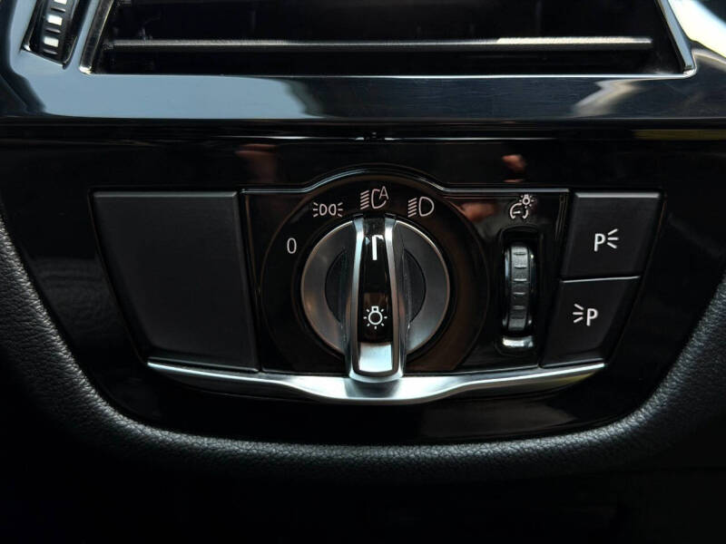 2019 BMW 5 Series 530i