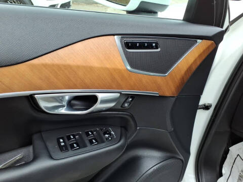 2023 Volvo XC90 B5 Plus Bright Theme