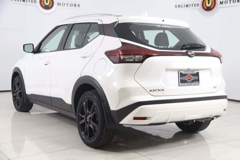 2023 Nissan Kicks SV