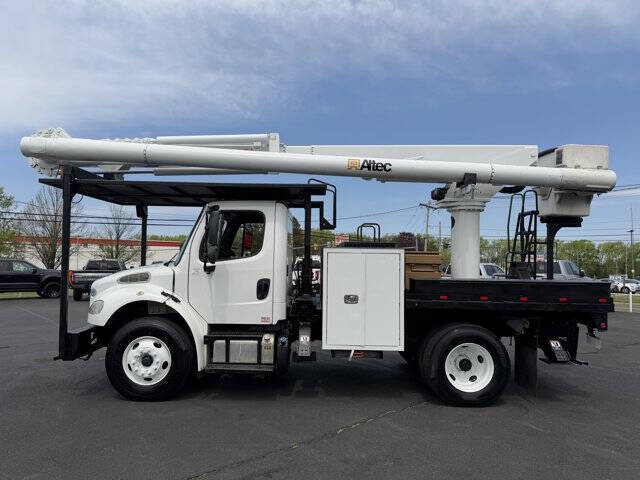 2019 Freightliner M2 106