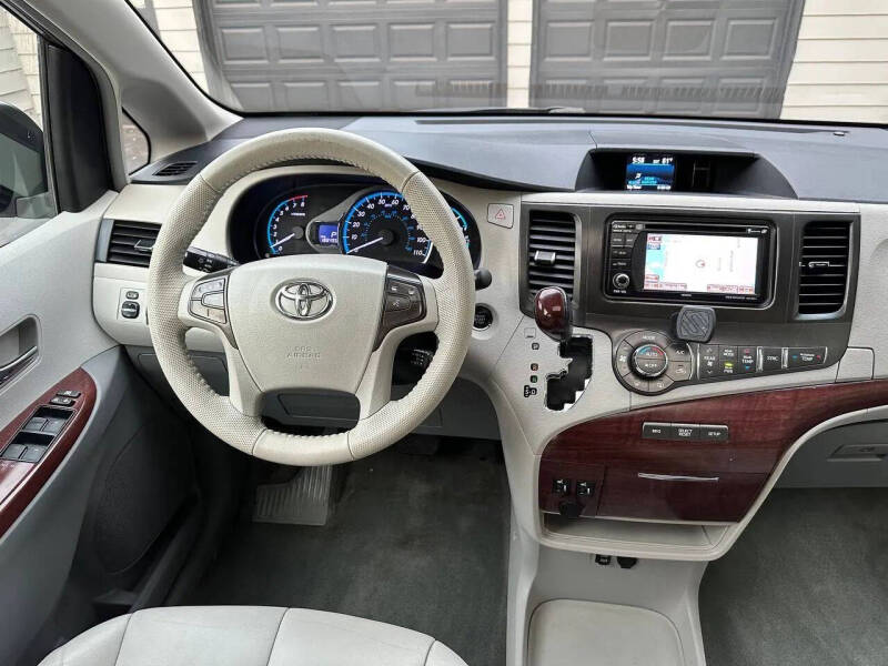 2014 Toyota Sienna