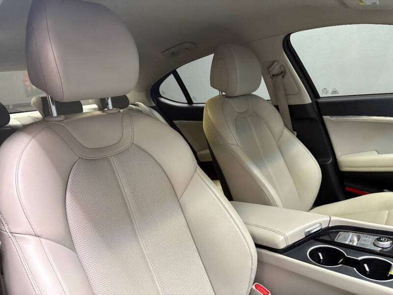 2021 Genesis G70 2.0T