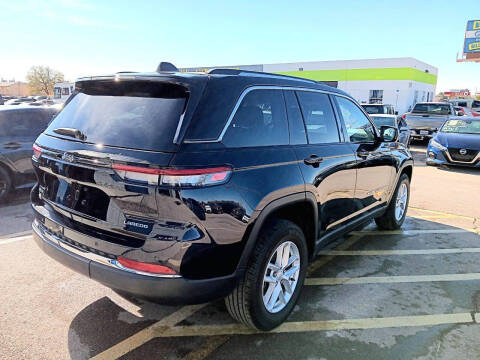 2022 Jeep Grand Cherokee Laredo