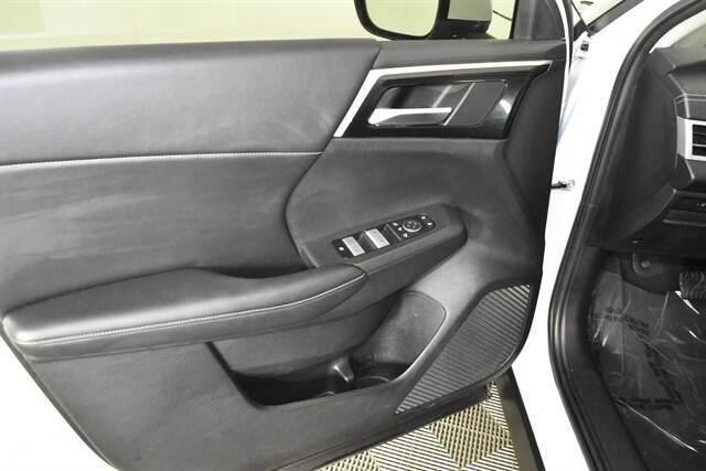 2024 Mitsubishi Outlander PHEV SE