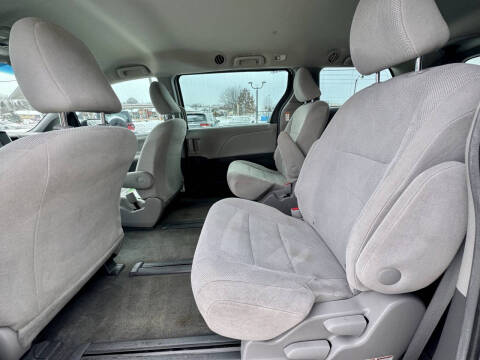 2017 Toyota Sienna L 7-Passenger