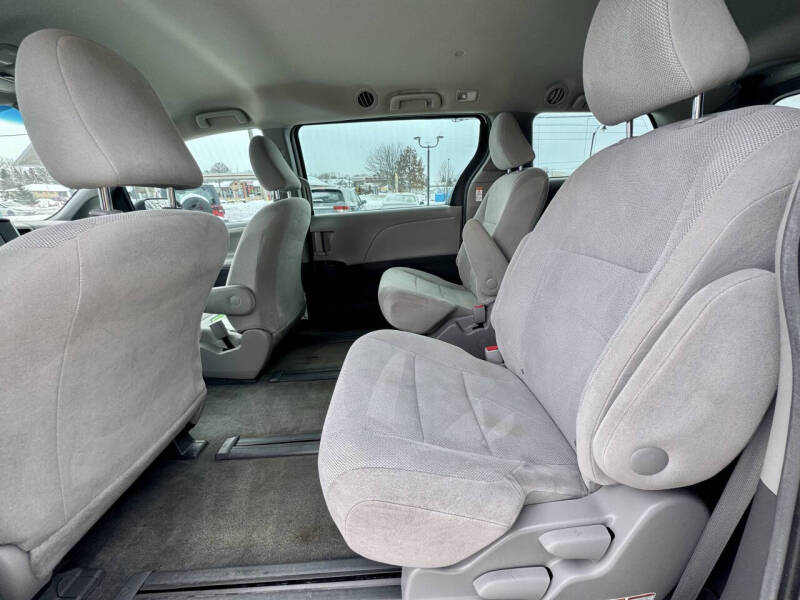 2017 Toyota Sienna L 7-Passenger