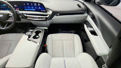 2024 Cadillac LYRIQ Luxury 1