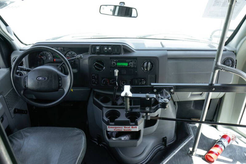 2013 Ford E-Series E-450 SD