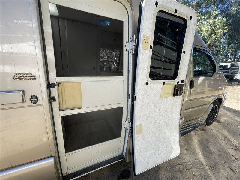 2004 Winnebago Rialta 22QD