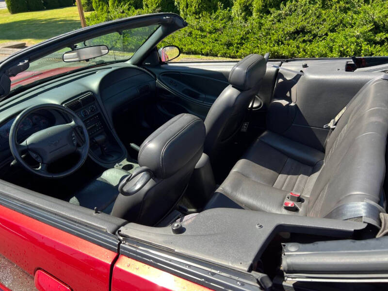 2002 Ford Mustang GT Deluxe