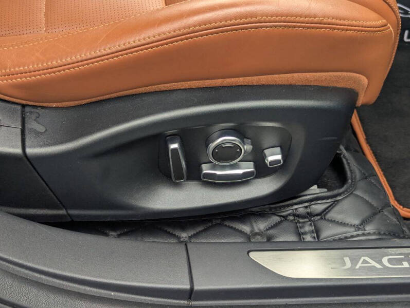 2020 Jaguar I-PACE EV400 SE