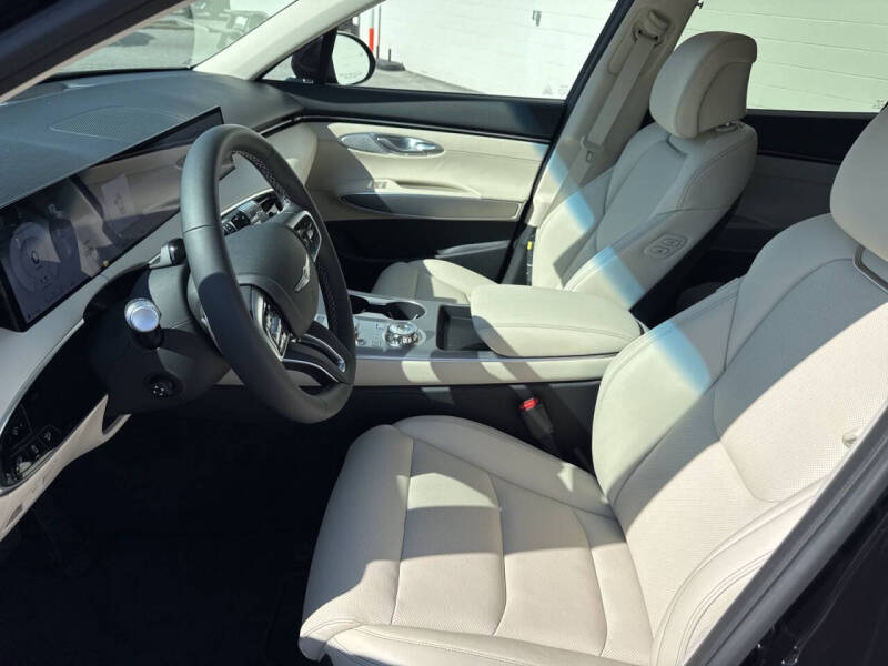 2026 Genesis GV70 2.5T Select