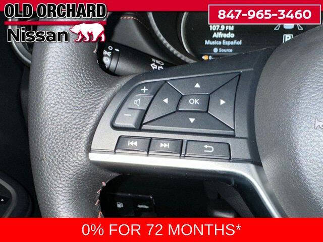 2025 Nissan Versa SR