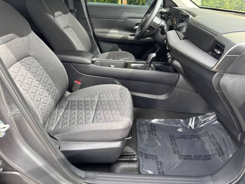 2025 Nissan Kicks SV