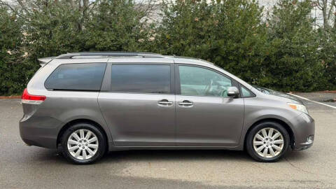 2013 Toyota Sienna Limited 7-Passenger