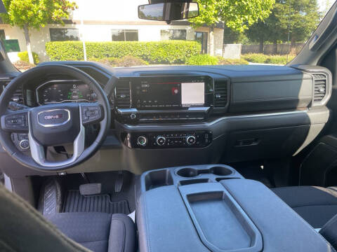 2024 GMC Sierra 1500 Elevation Standard