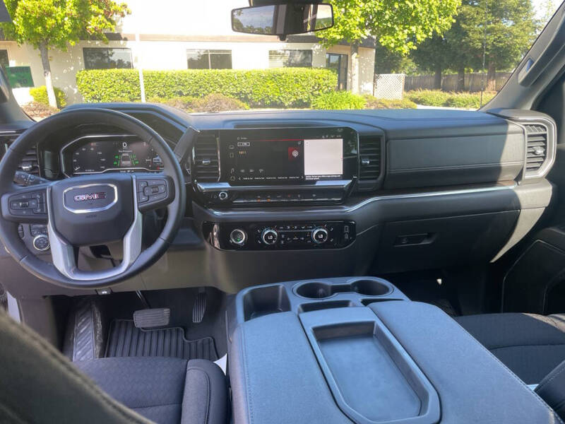 2024 GMC Sierra 1500 Elevation Standard