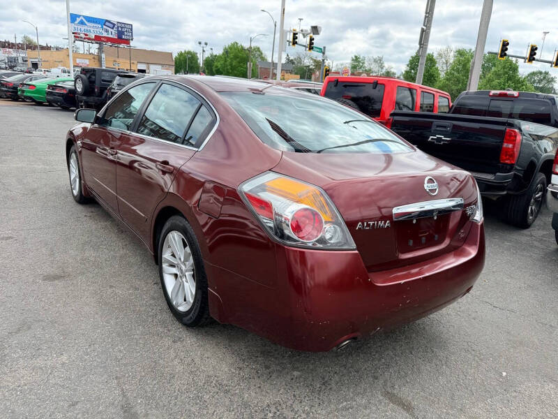 2011 Nissan Altima SR - Photo 8
