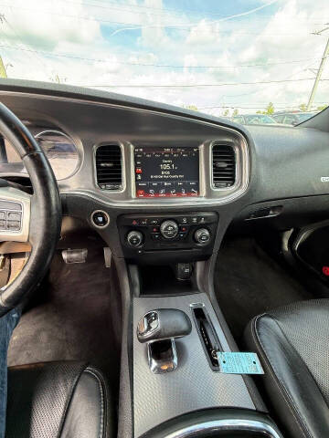 2013 Dodge Charger SXT