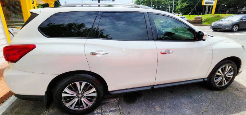 2017 Nissan Pathfinder SV