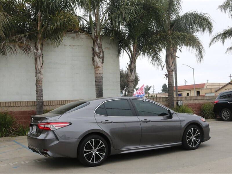 2018 Toyota Camry SE