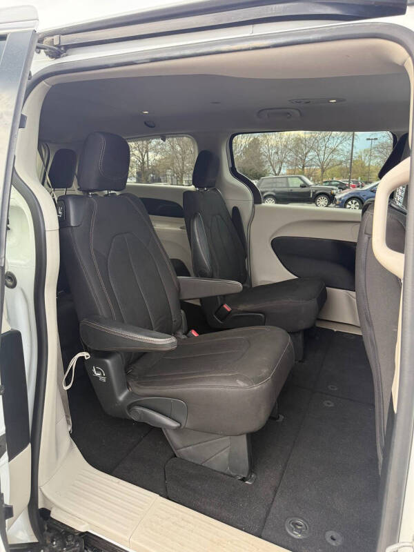 2017 Chrysler Pacifica Touring