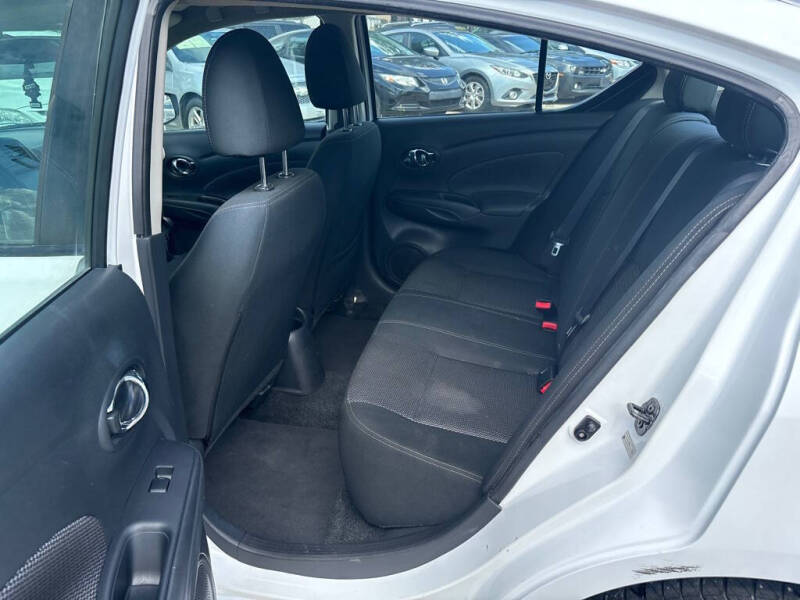 2019 Nissan Versa SV