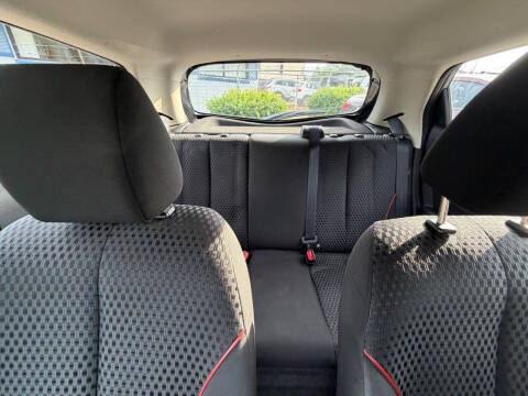 2011 Mazda MAZDA2 Touring
